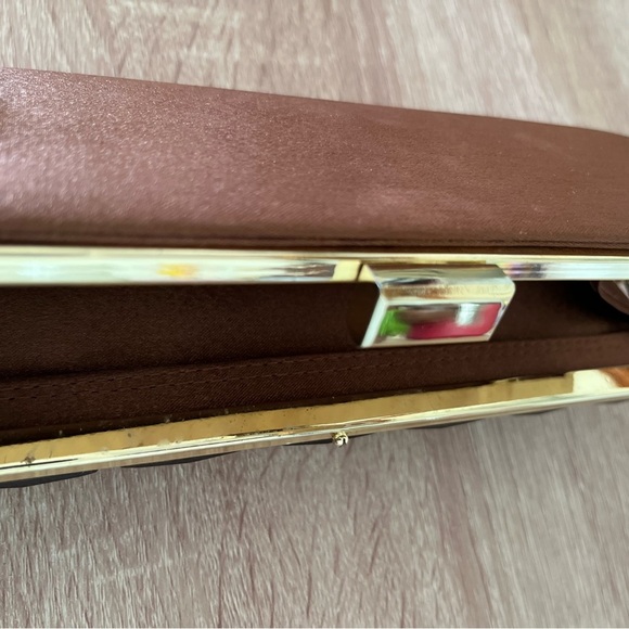 Sondra Roberts Sophisticated Crochet Jewel Beaded Rich Bronze Evening Clutch - Picture 12 of 15